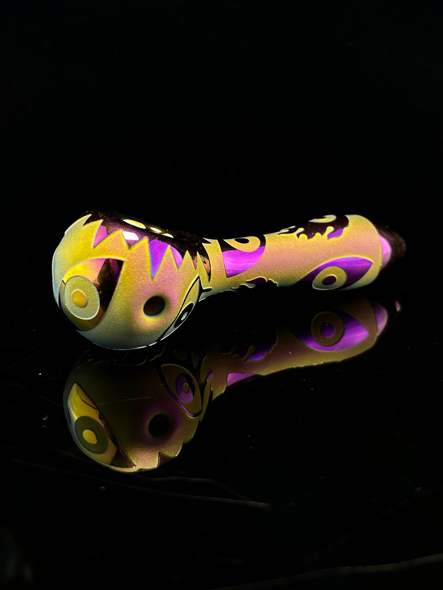 Shiny, Iridescent Spoon pipe With Deep Carving